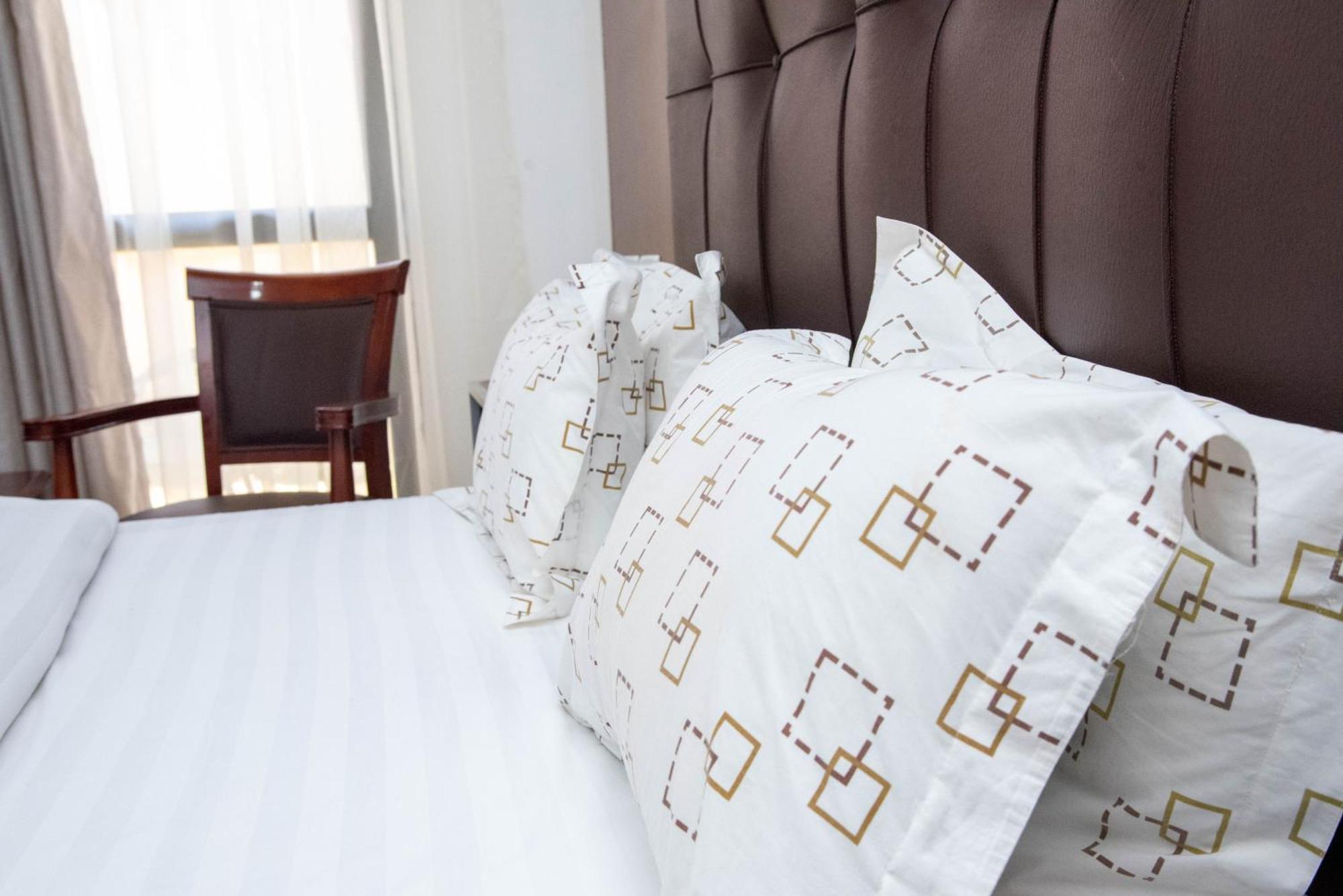 Mika Hotel Kabulonga Lusaka Esterno foto