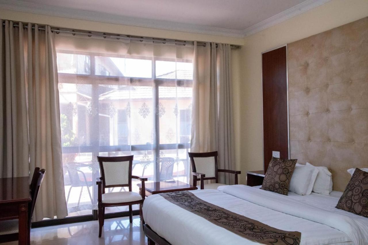 Mika Hotel Kabulonga Lusaka Esterno foto
