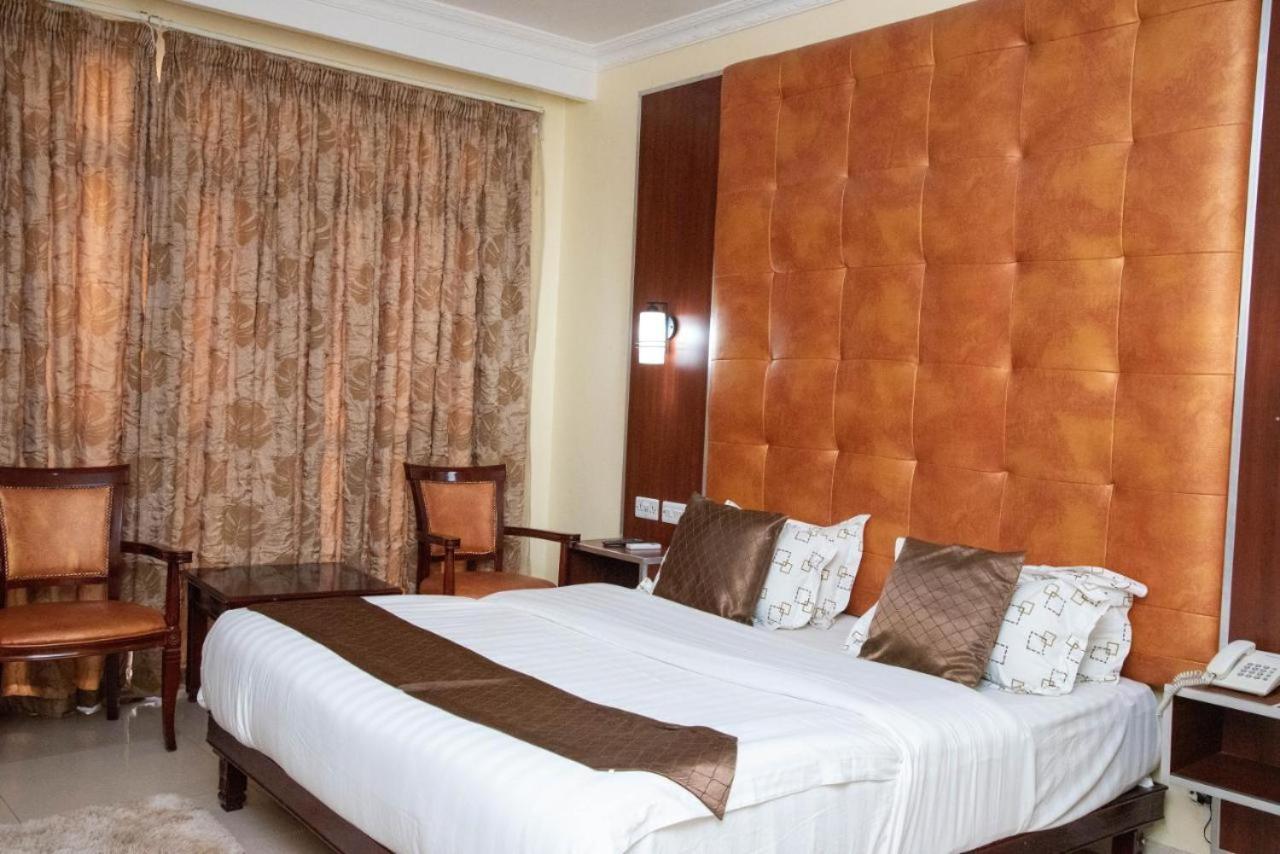 Mika Hotel Kabulonga Lusaka Esterno foto