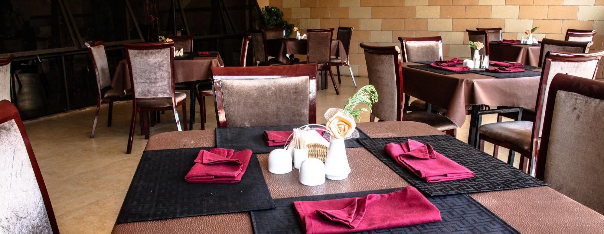 Mika Hotel Kabulonga Lusaka Esterno foto